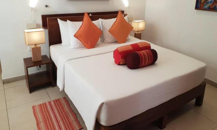 Rockside Cabanas Hotel Unawatuna Eksteriør bilde