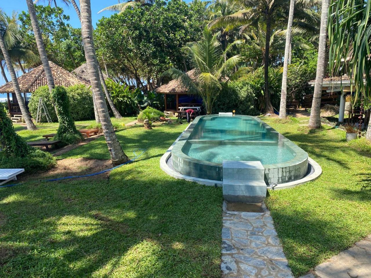 Rockside Cabanas Hotel Unawatuna Eksteriør bilde