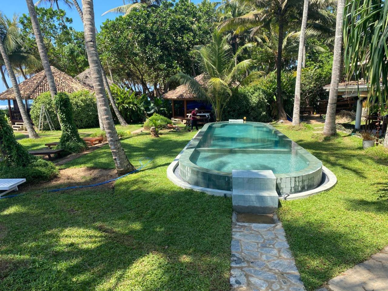 Rockside Cabanas Hotel Unawatuna Eksteriør bilde